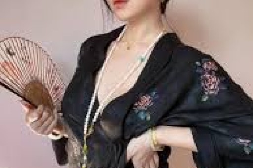 泰国网红夫妻怒斥中国MCN困苦内容全是摆拍公司拒绝给孩子看病